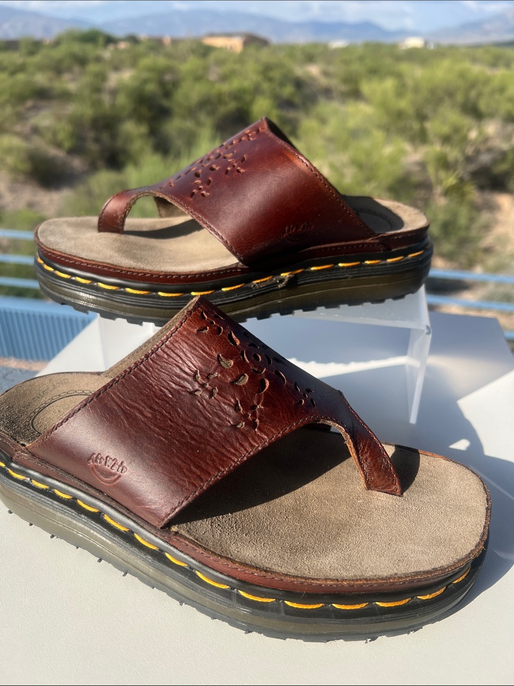 🏴󠁧󠁢󠁥󠁮󠁧󠁿 Dr. Martens MIE Sunburst Cut Out☀️ Vintage Sandals / Slides UK 5